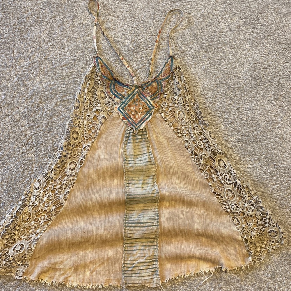 Buckle Gimmicks NWOT tank